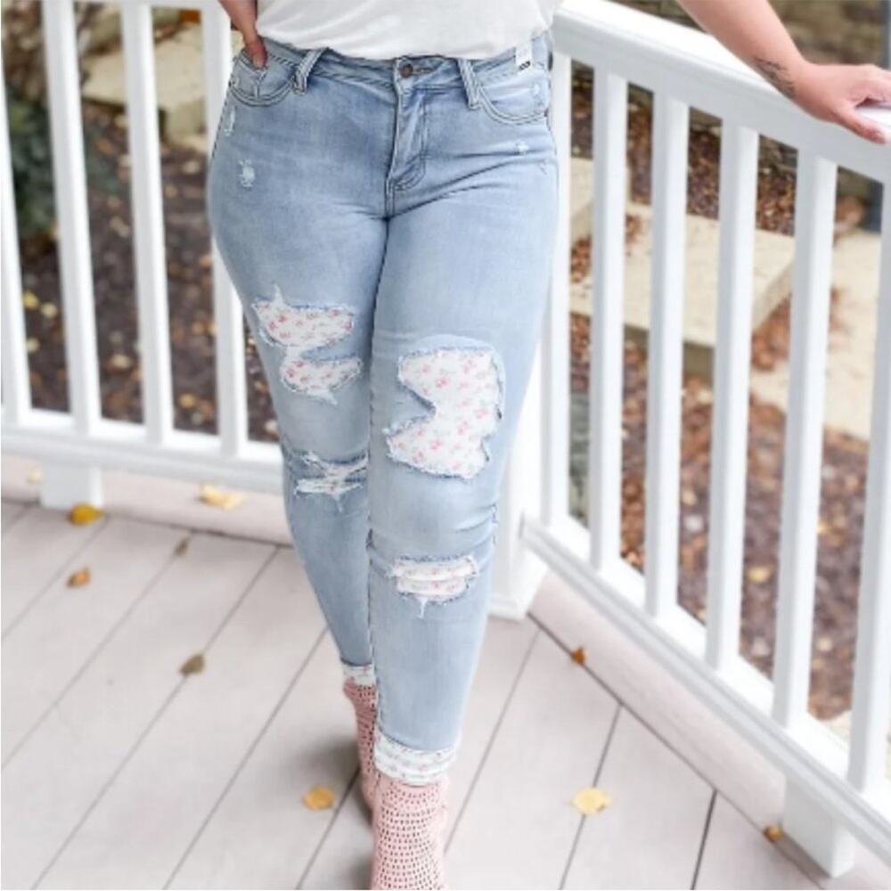 Judy Blue Women's Denim Jeans Skinny Fit With Pink Floral Patches Size 31